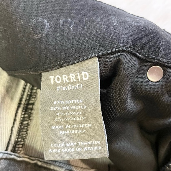 TORRID Bombshell Skinny High Rise Jeans Super Soft Distressed Raven 14 Tall NWT - Picture 12 of 15
